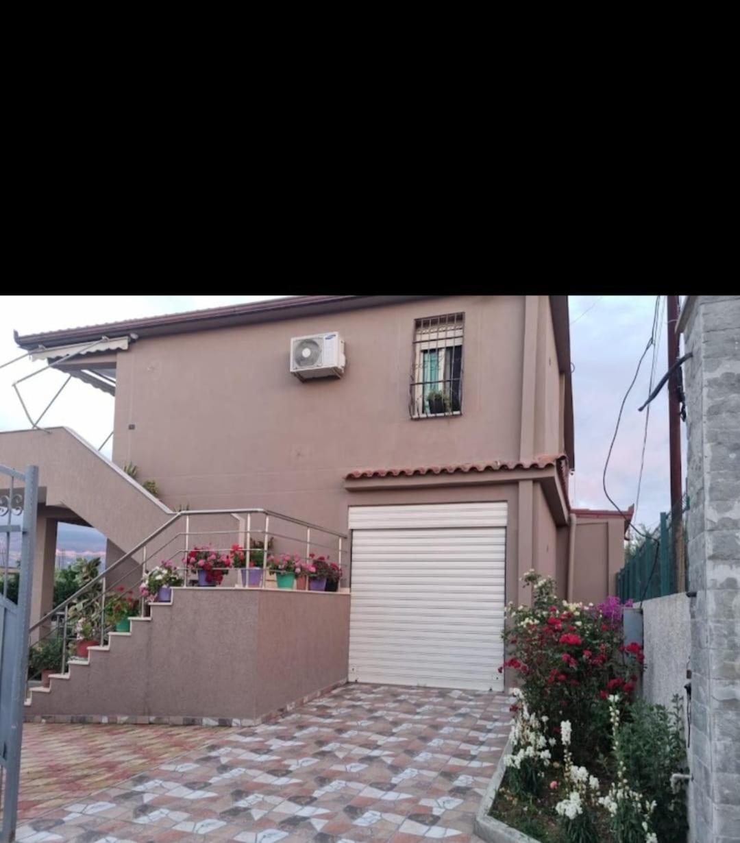 Vila Megi-Rent Room Vlorë Exterior foto