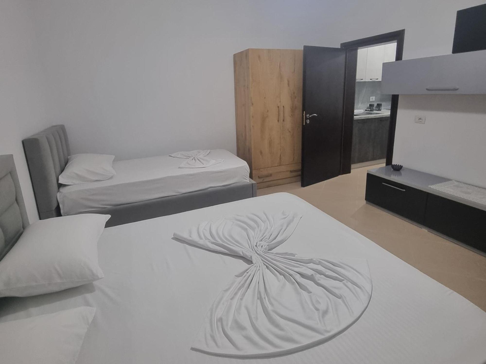 Vila Megi-Rent Room Vlorë Exterior foto